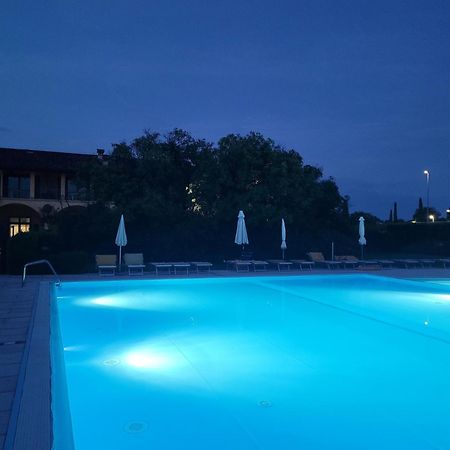 Dolce Blu Sirmione Apartman Rivoltella del Garda Kültér fotó