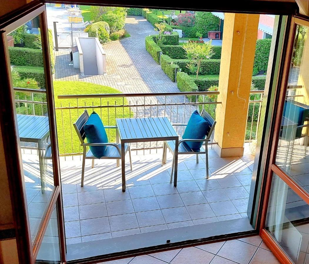 Dolce Blu Sirmione Apartman Rivoltella del Garda Kültér fotó
