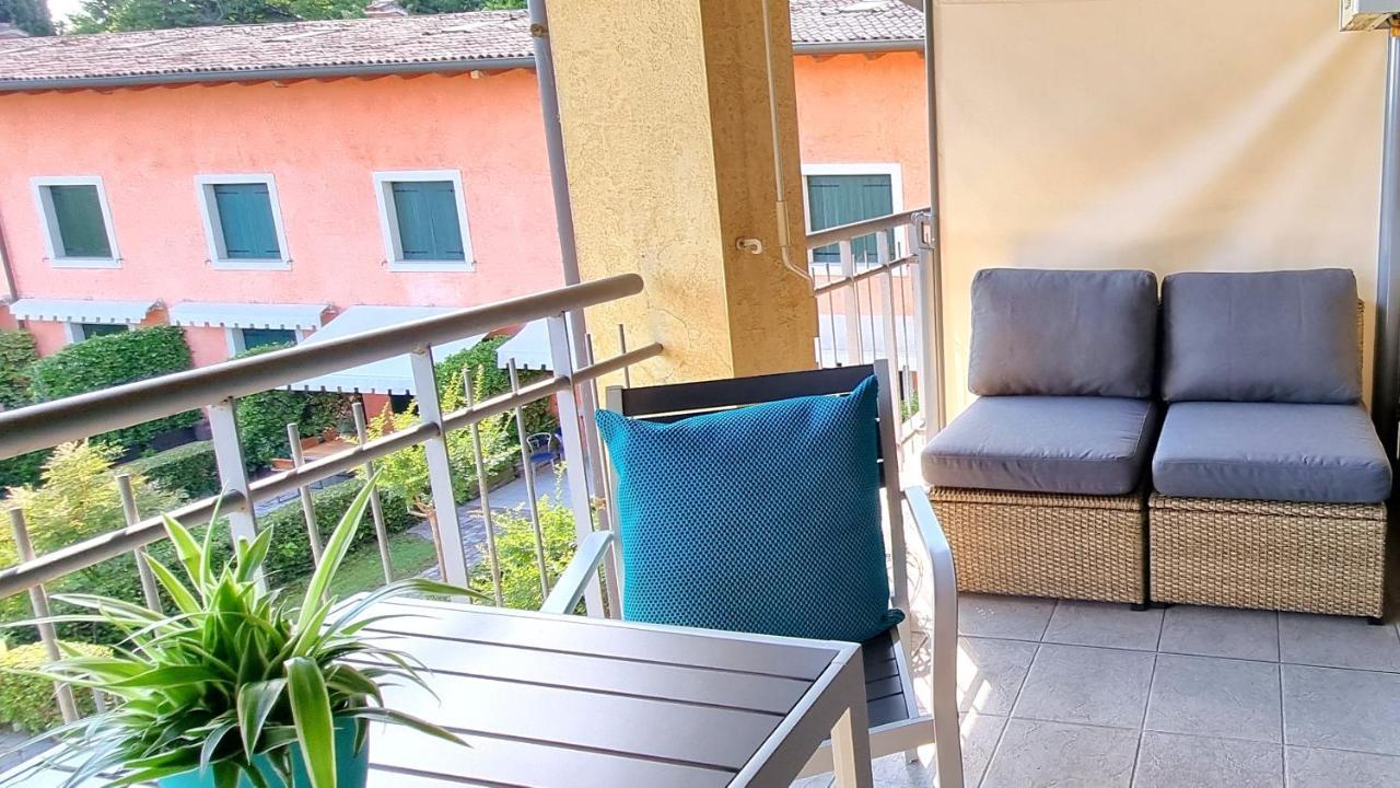 Dolce Blu Sirmione Apartman Rivoltella del Garda Kültér fotó