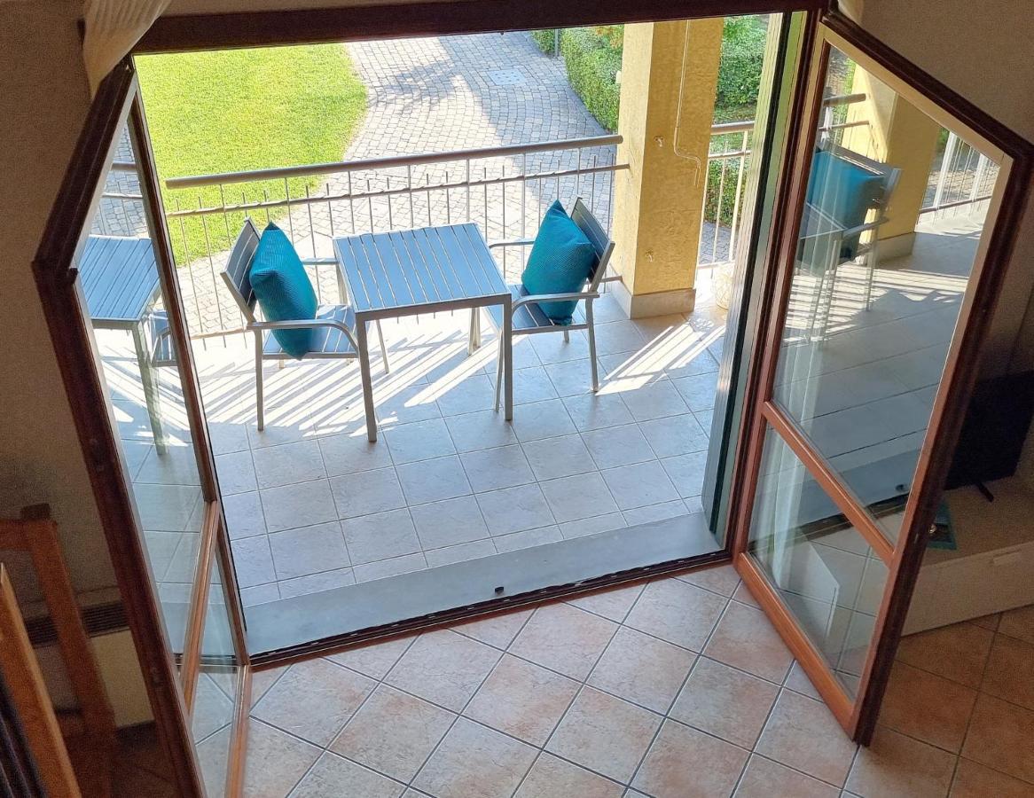 Dolce Blu Sirmione Apartman Rivoltella del Garda Kültér fotó