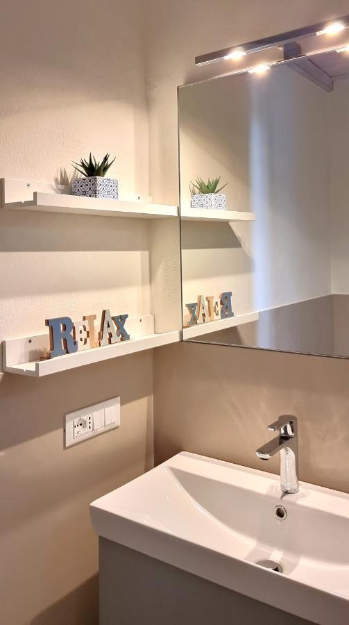 Dolce Blu Sirmione Apartman Rivoltella del Garda Kültér fotó